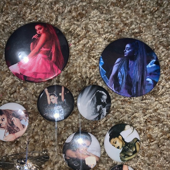 ariana grande pins - Picture 4 of 4